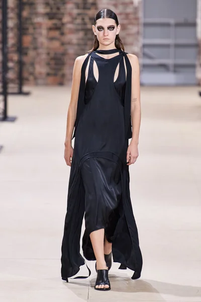 Look 13